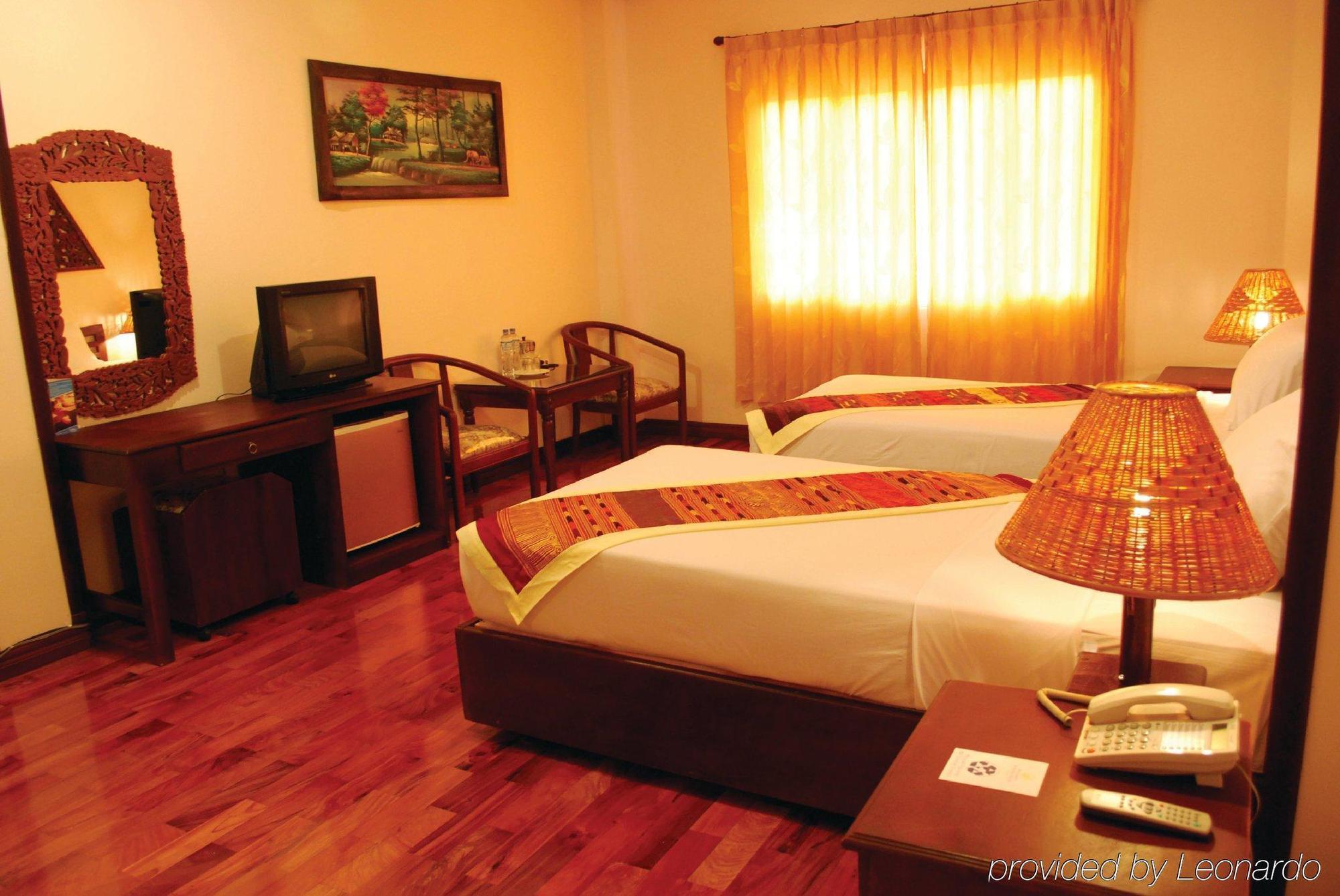 Sengtawan Riverside Hotel Vientiane Room photo