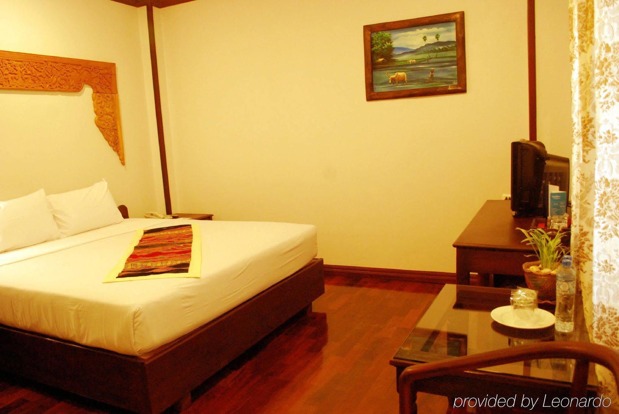 Sengtawan Riverside Hotel Vientiane Room photo