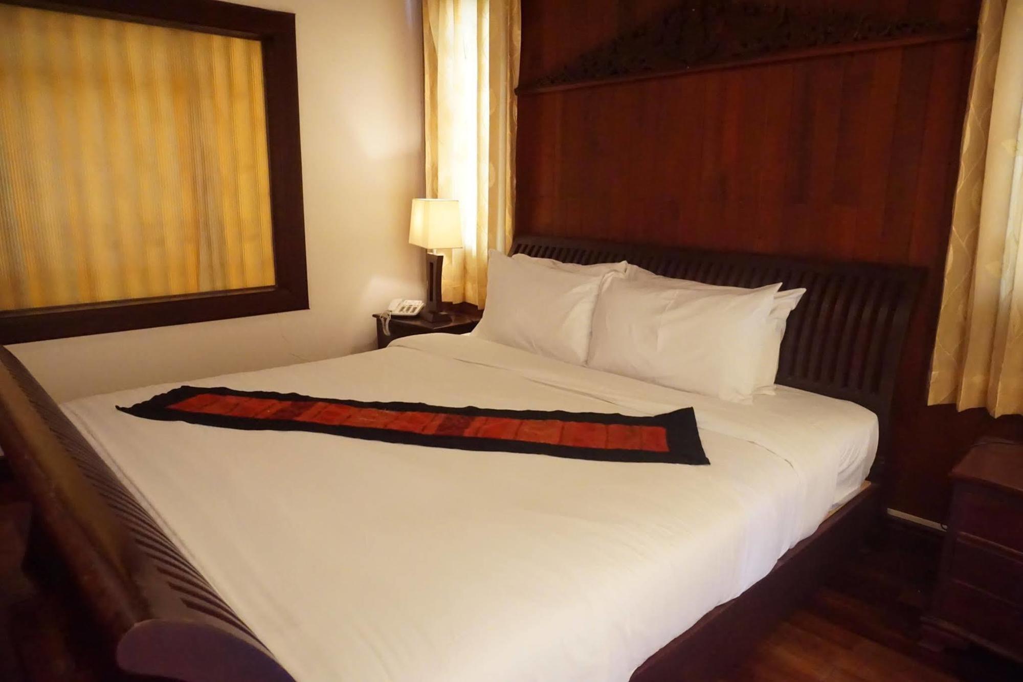 Sengtawan Riverside Hotel Vientiane Exterior photo