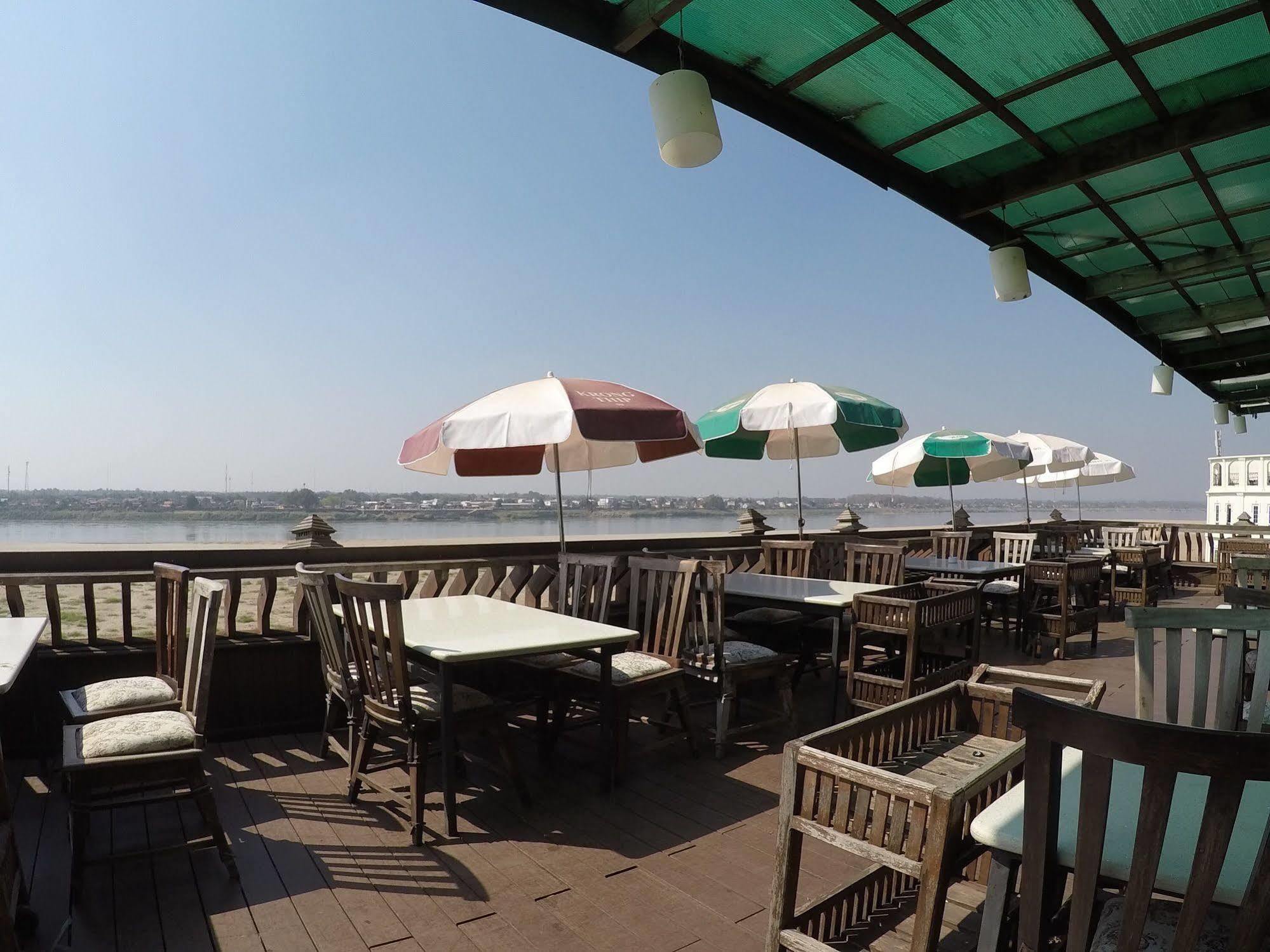 Sengtawan Riverside Hotel Vientiane Exterior photo
