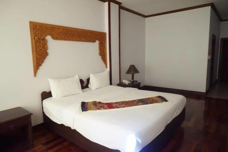 Sengtawan Riverside Hotel Vientiane Exterior photo