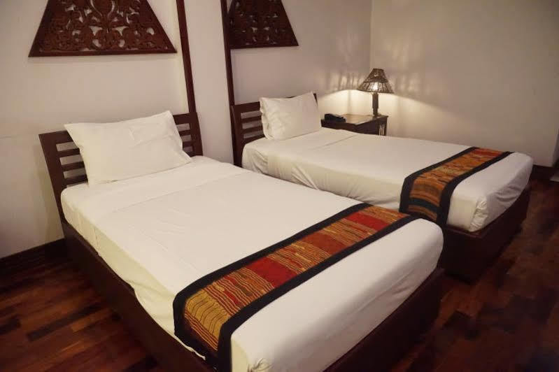 Sengtawan Riverside Hotel Vientiane Exterior photo