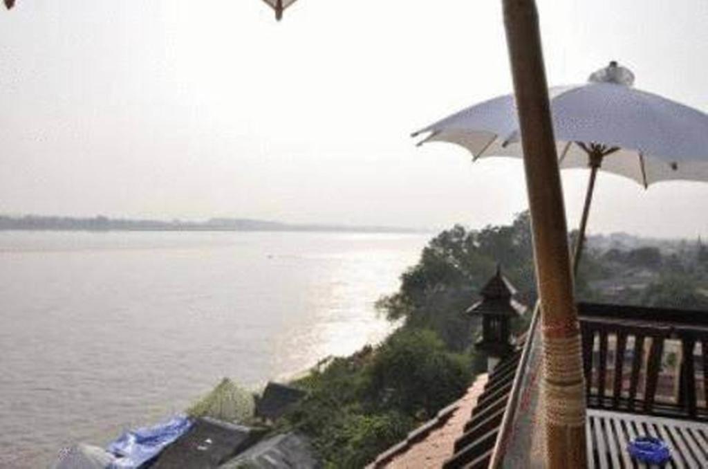 Sengtawan Riverside Hotel Vientiane Exterior photo