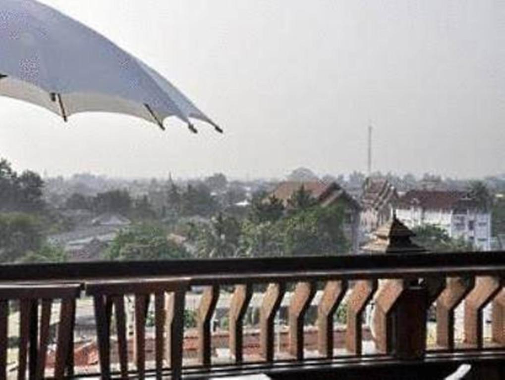 Sengtawan Riverside Hotel Vientiane Exterior photo